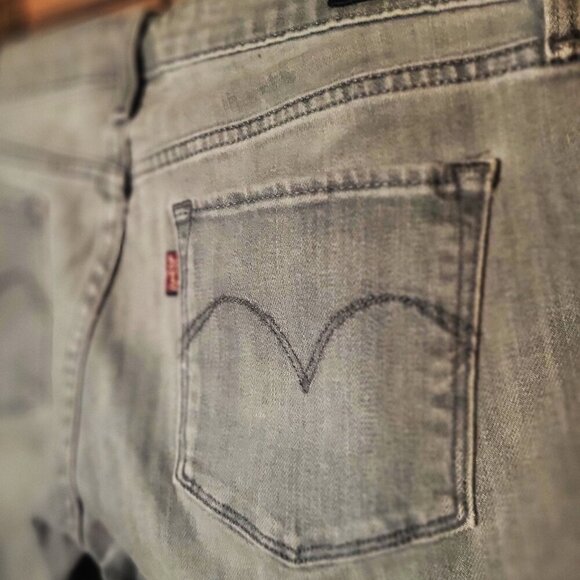 Levi's Women's Modern Rise Skinny Curve in Gray Denim - Size 27 - Picture 4 of 13
